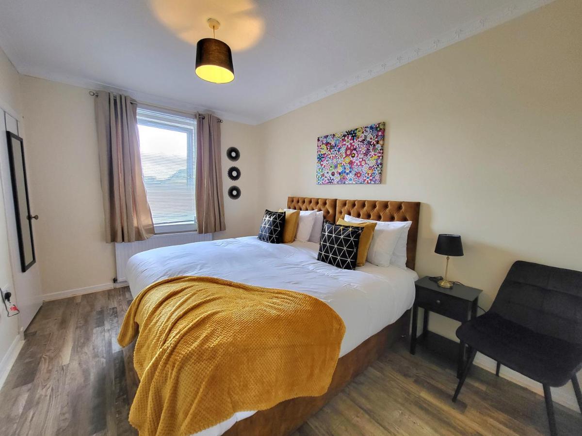 4 Bedrooms By Sensational Short Lets & Serviced * Edinburgh