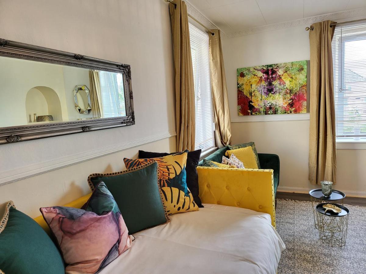 Apartment 4 Bedrooms By Sensational Short Lets & Serviced Edinburgh