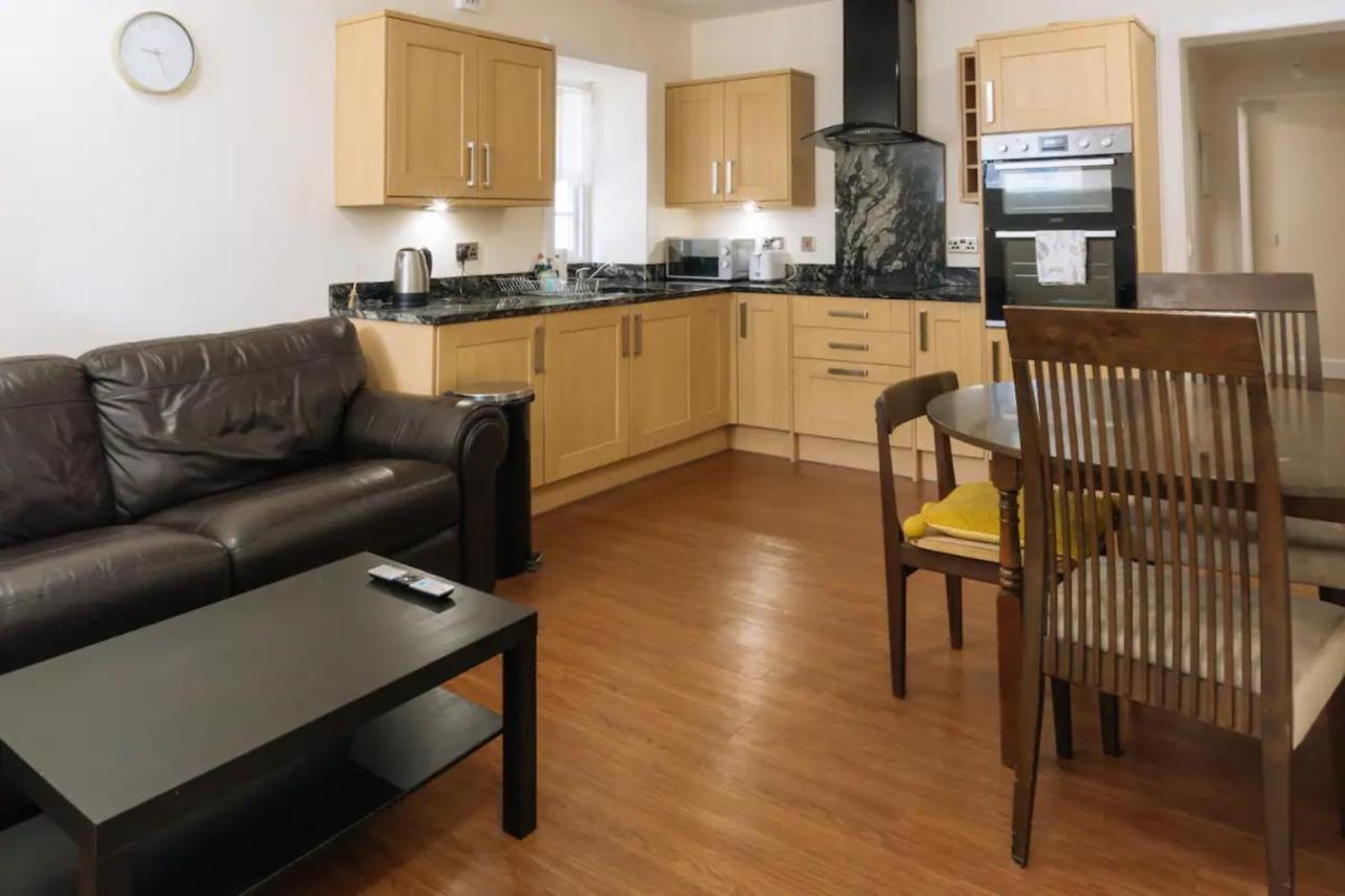 Apartment Homely 3 Bedroom In The Heart Of