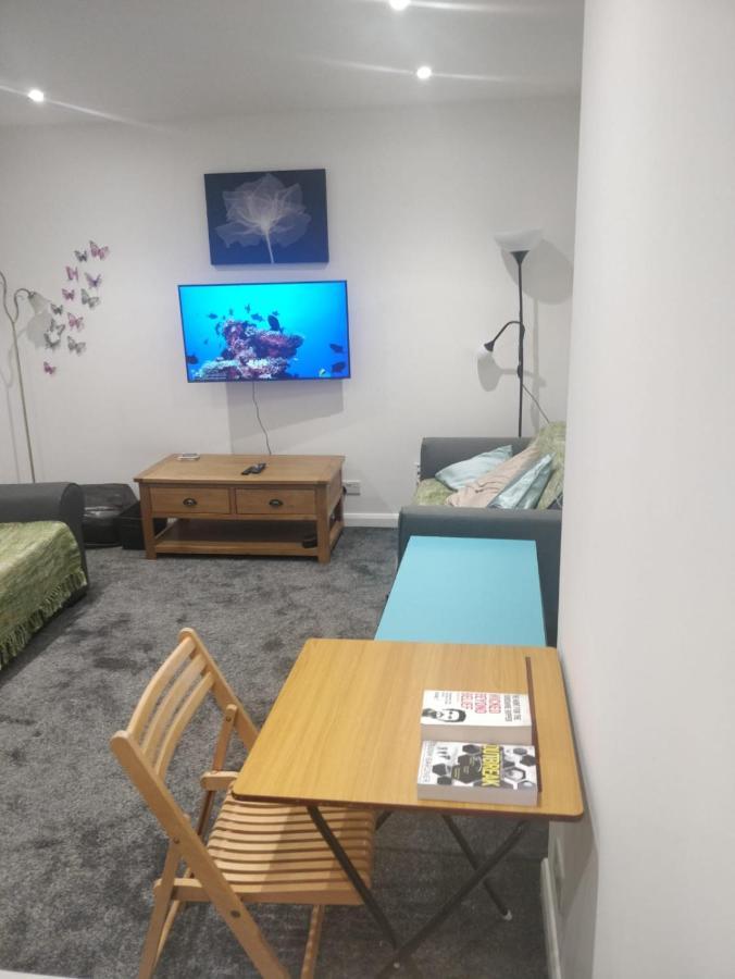 Lovely 2-bedroom Flat In Centre *