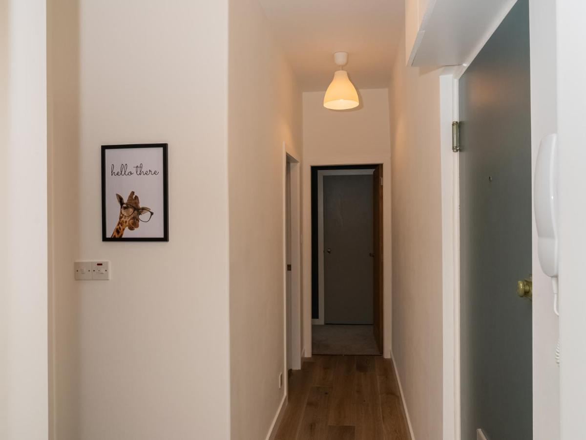 Pass The Keys Stunning 3 Bed Loft Style With Free Parking Appartement EDI