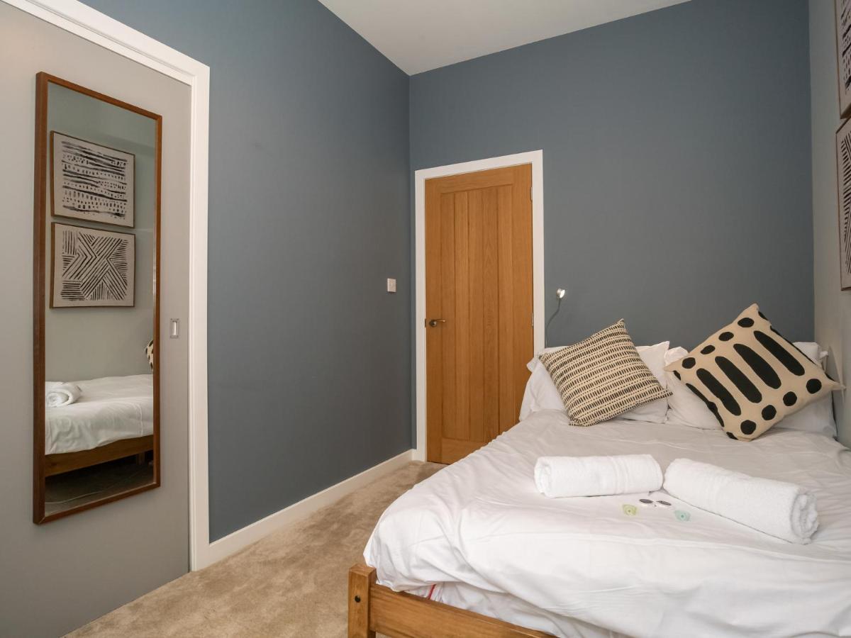 Pass The Keys Stunning 3 Bed Loft Style With Free Parking Appartement EDI