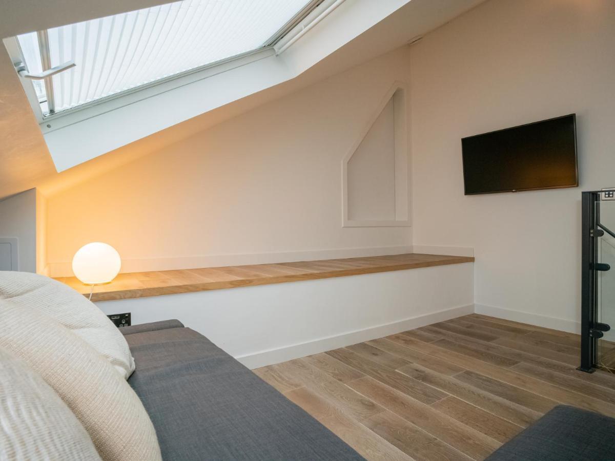Pass The Keys Stunning 3 Bed Loft Style With Free Parking