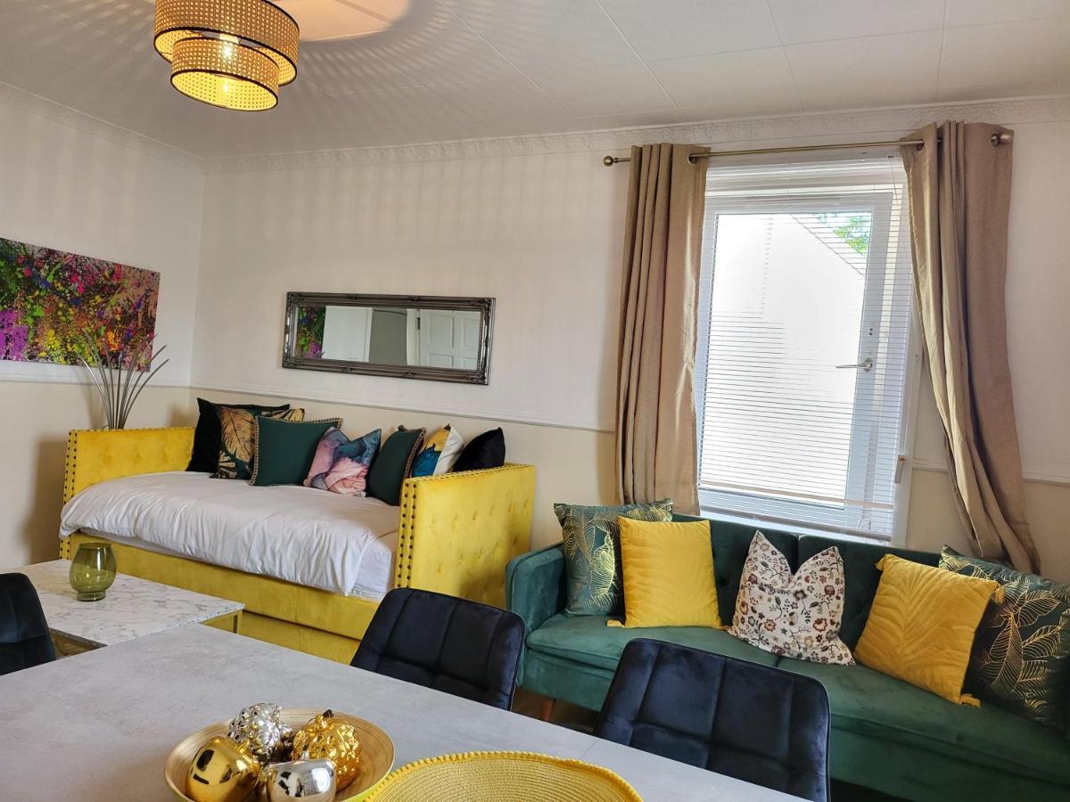 4 Bedrooms By Sensational Short Lets & Serviced Apartment Edinburgh