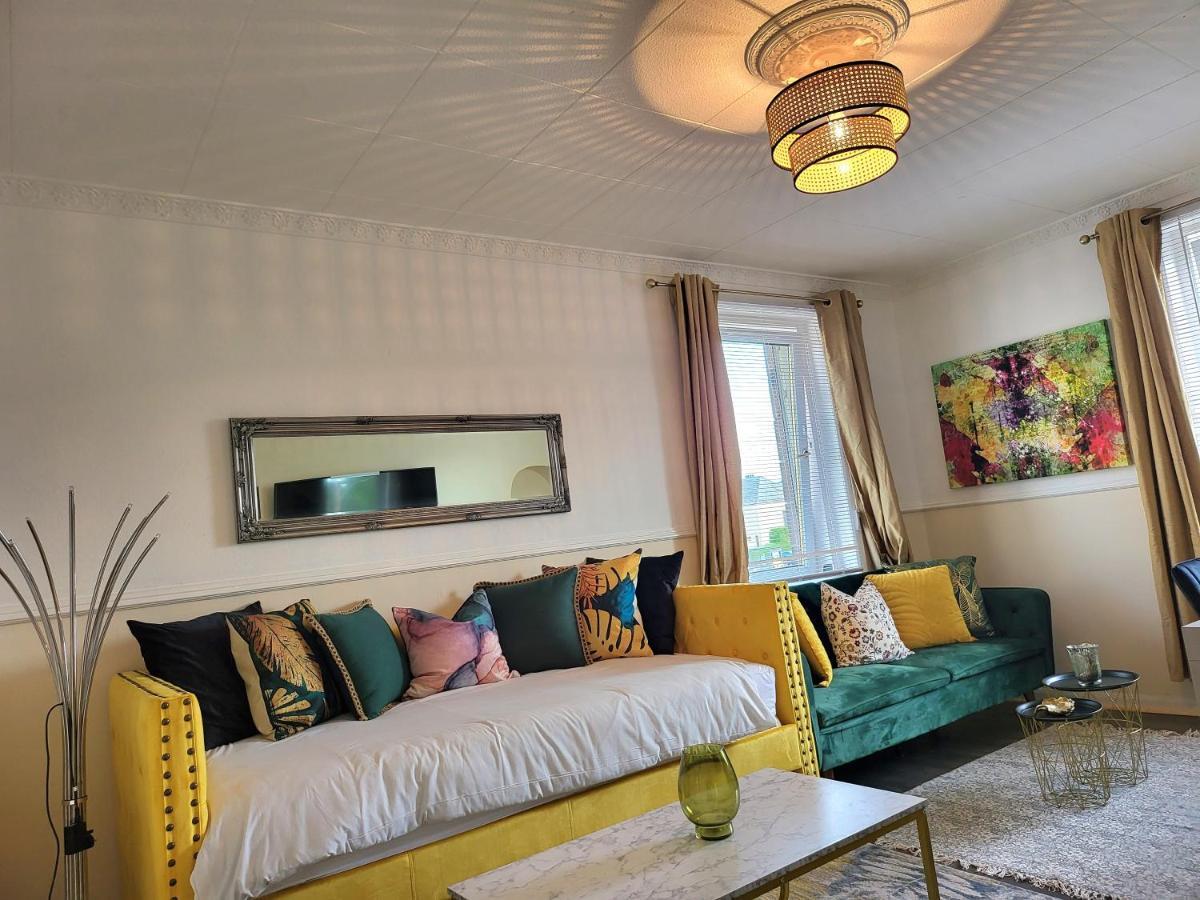4 Bedrooms By Sensational Short Lets & Serviced