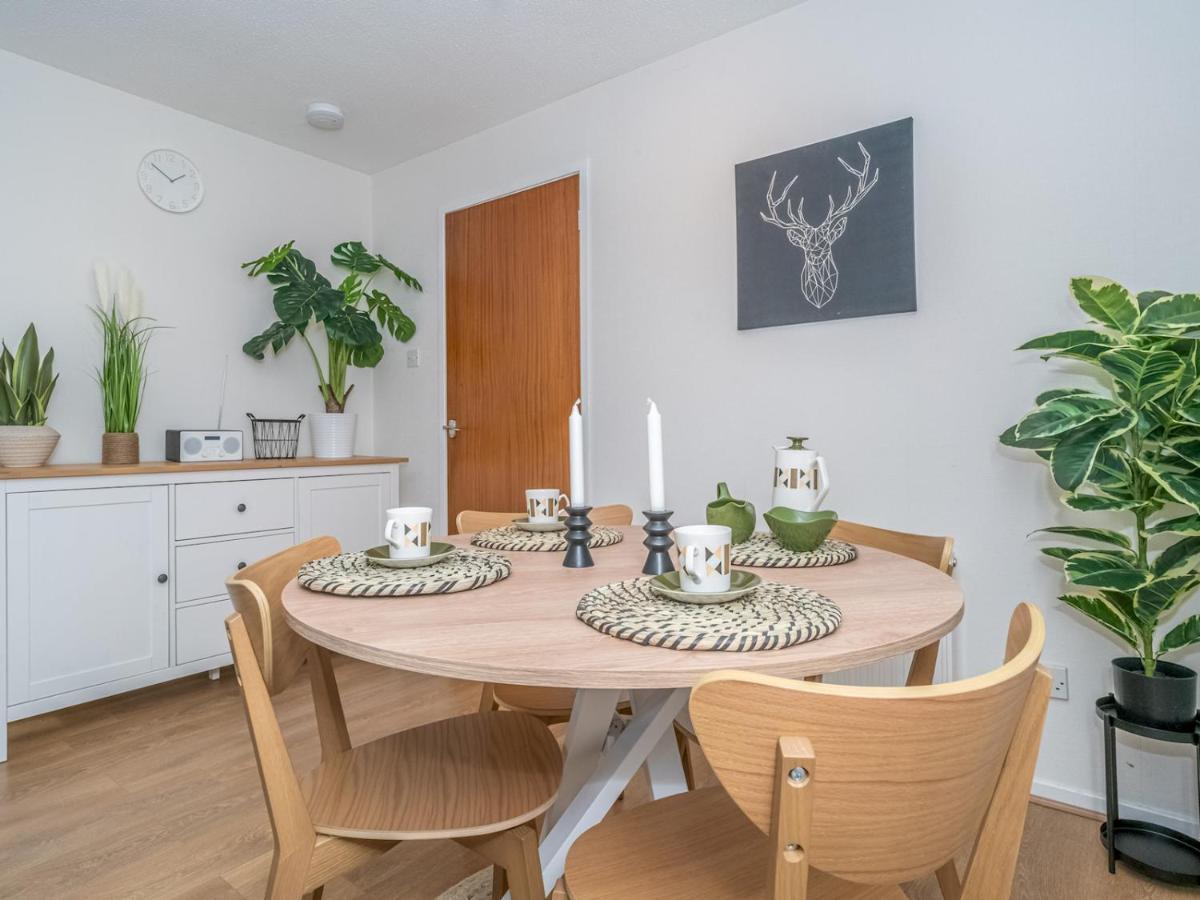 Newly Furnished 2bed Flat With Peaceful Views Edinburgh