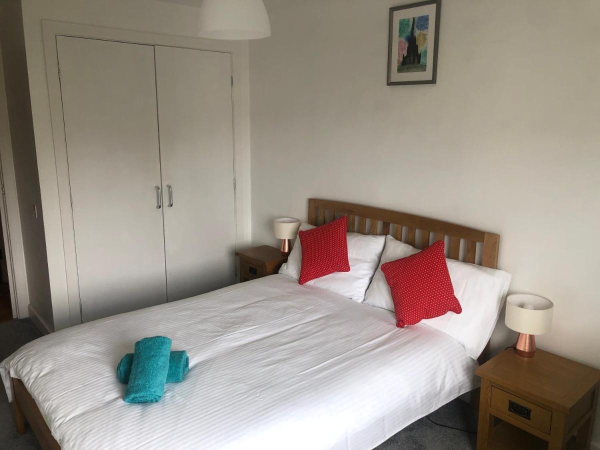 Two Bed Flat Close To Arthur's Seat And