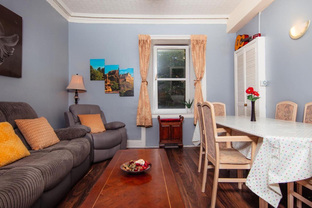 Super Central 4bedroom At The Meadows Apartment