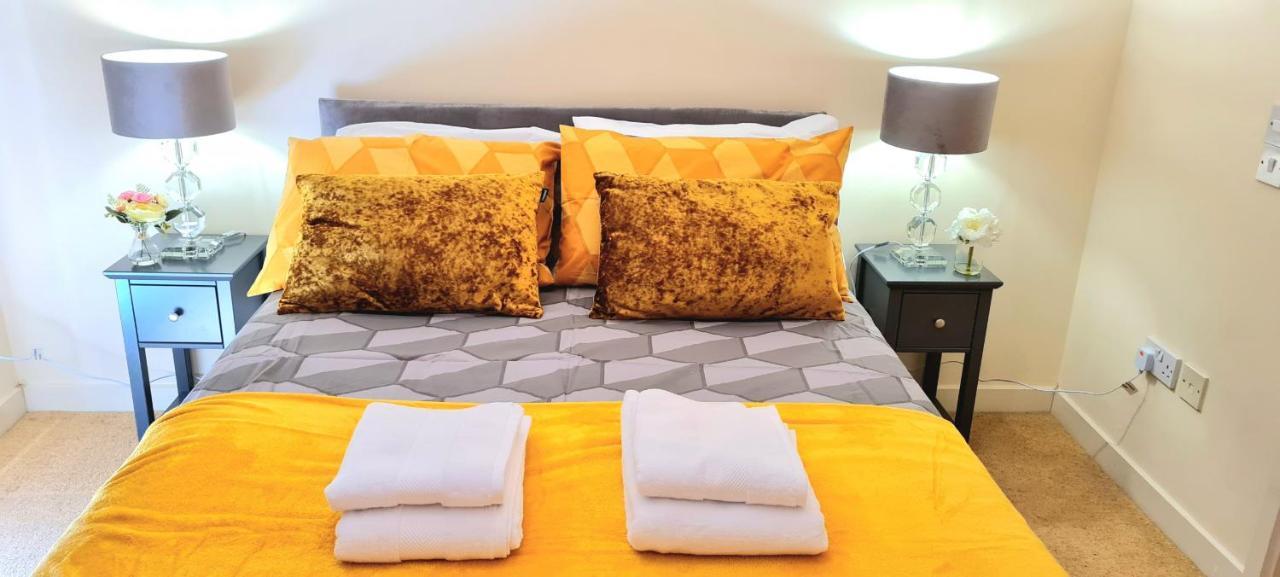 Elegant 2 Bedroom Centre - Free Parking - Private Balcony - Stunning Views Édimbourg