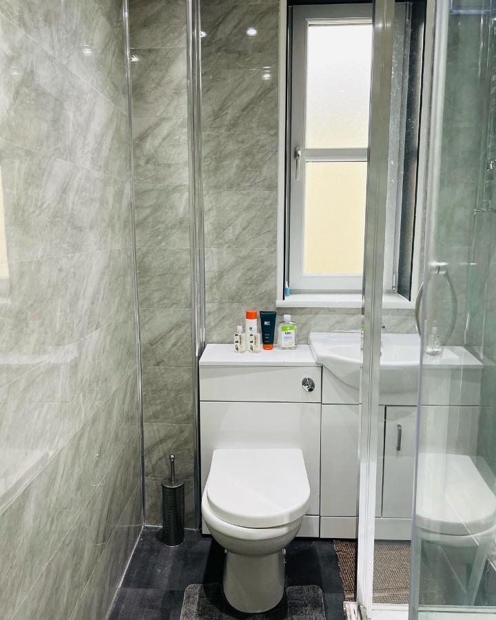 Simple 2bed Flat In Edinburgh. Appartement