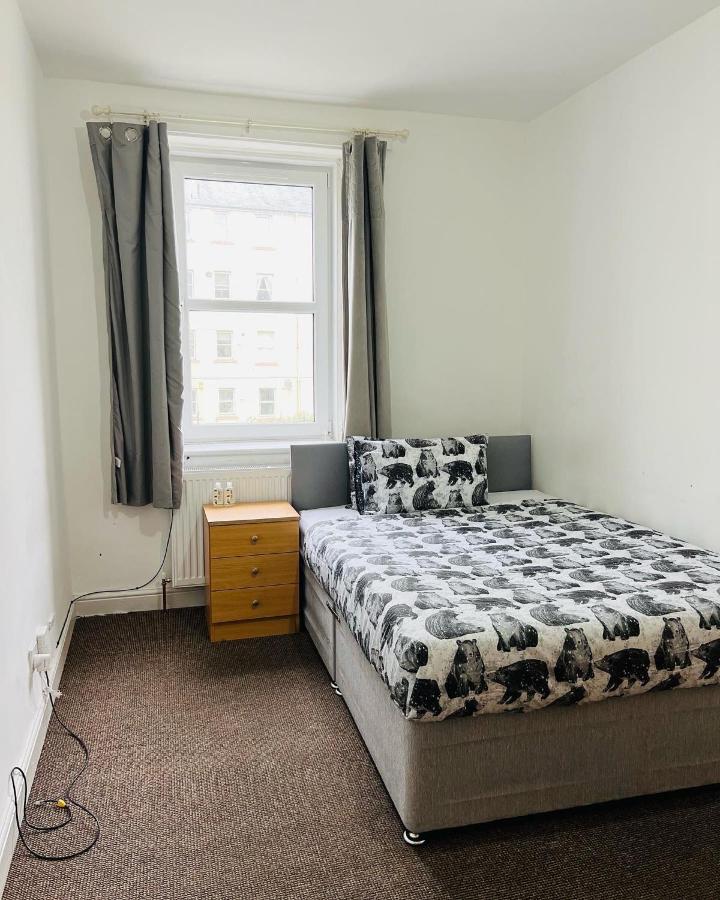 Simple 2bed Flat In Edinburgh. Édimbourg