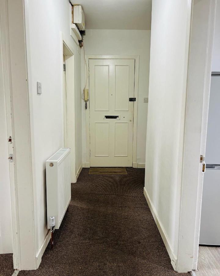 Simple 2bed Flat In Edinburgh. Appartement