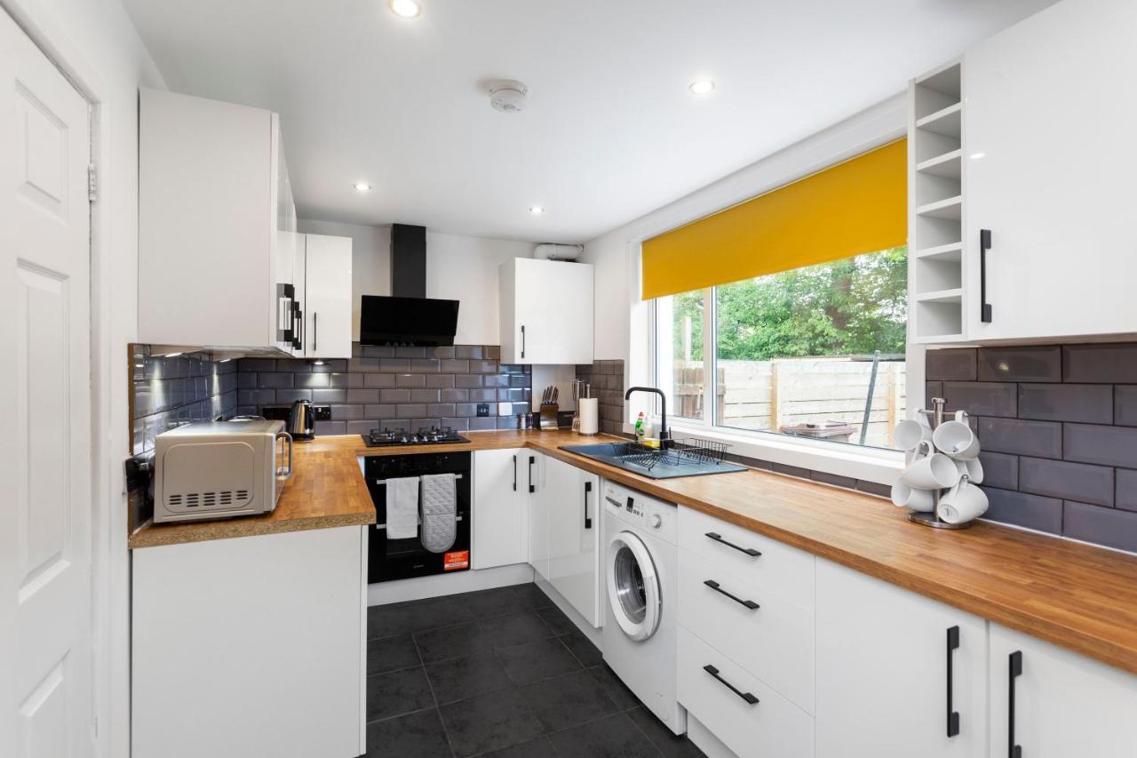 Apartment Stylish 3 Bed Abode-parking And Garden