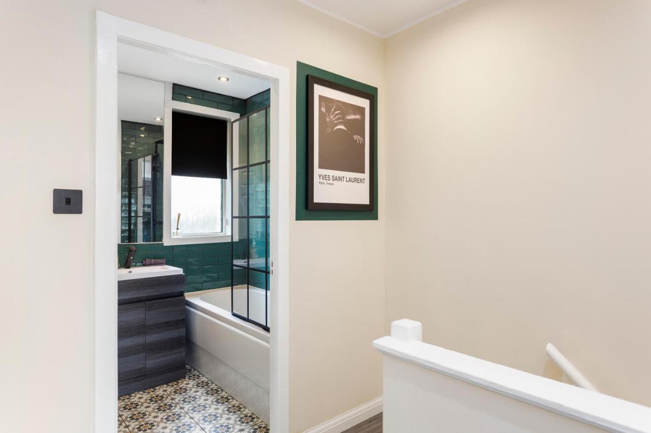 Stylish 3 Bed Abode-parking And Garden Apartment Edinburgh