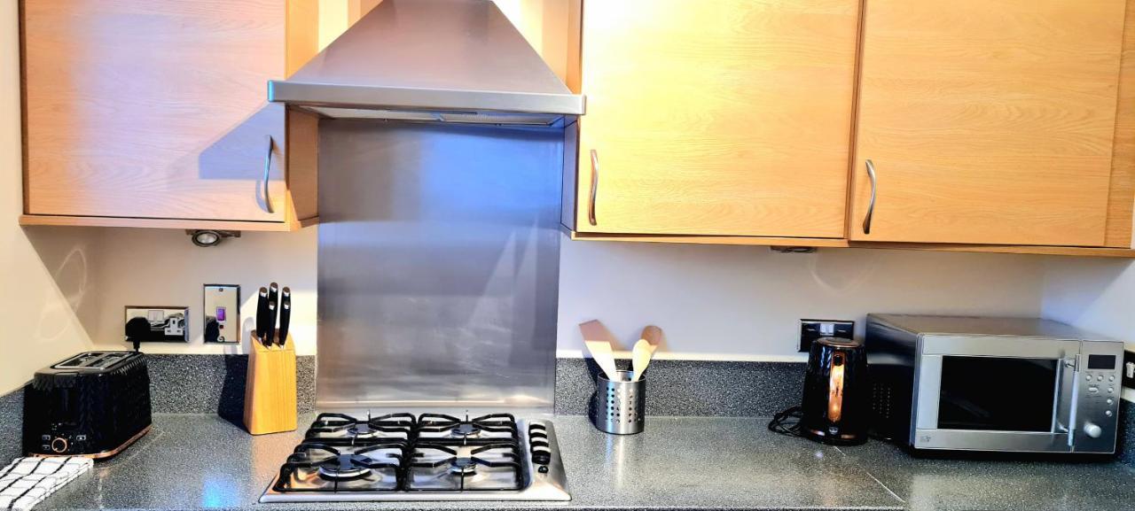 Elegant 2 Bedroom Centre - Free Parking - Private Balcony - Stunning Views Appartement Édimbourg