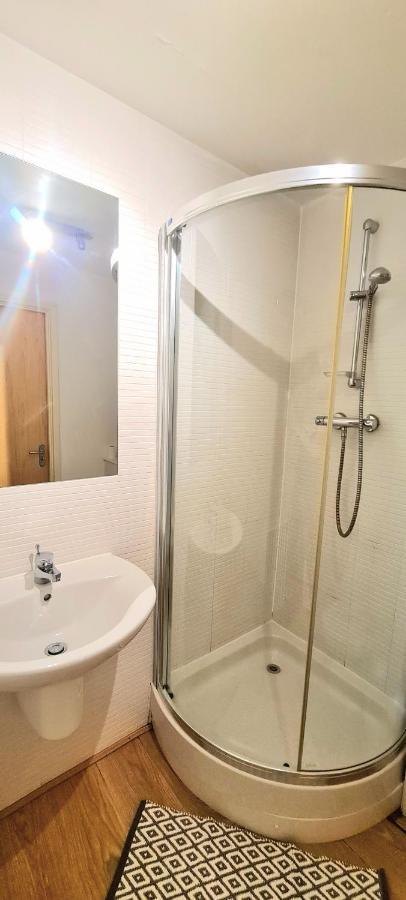 Elegant 2 Bedroom Centre - Free Parking - Private Balcony - Stunning Views Appartement Édimbourg