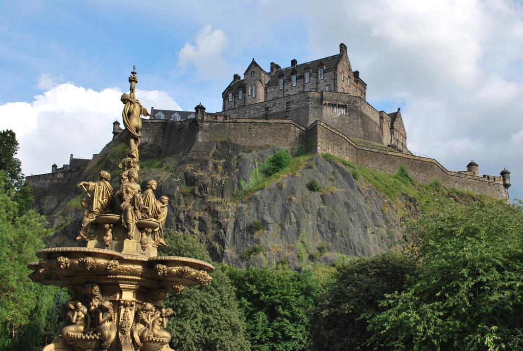 Apartment Lochend Park View Edinburgh