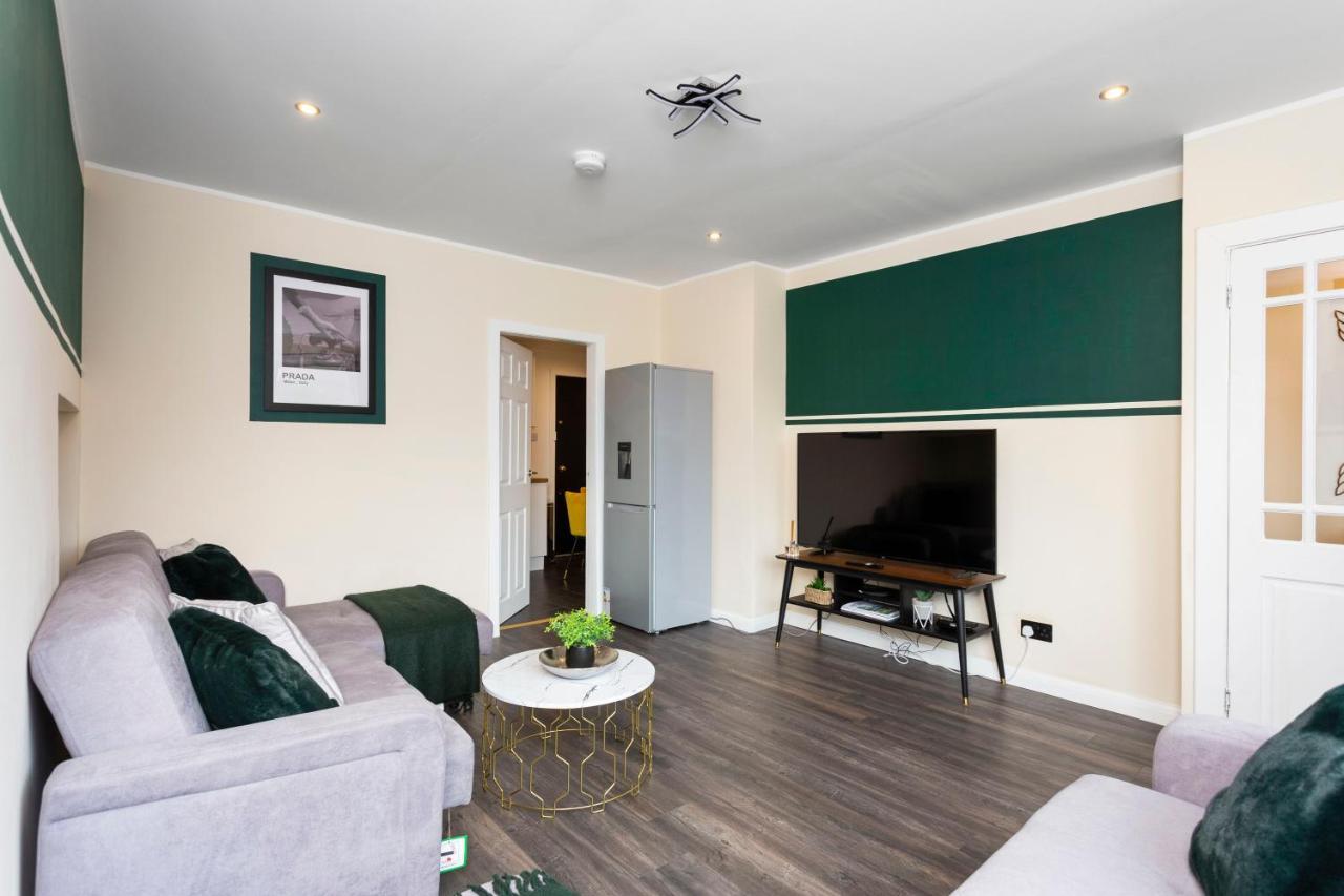 Apartment Stylish 3 Bed Abode-parking And Garden