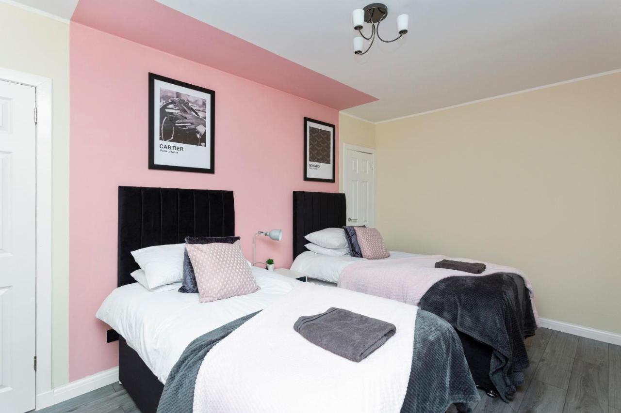 Stylish 3 Bed Abode-parking And Garden *