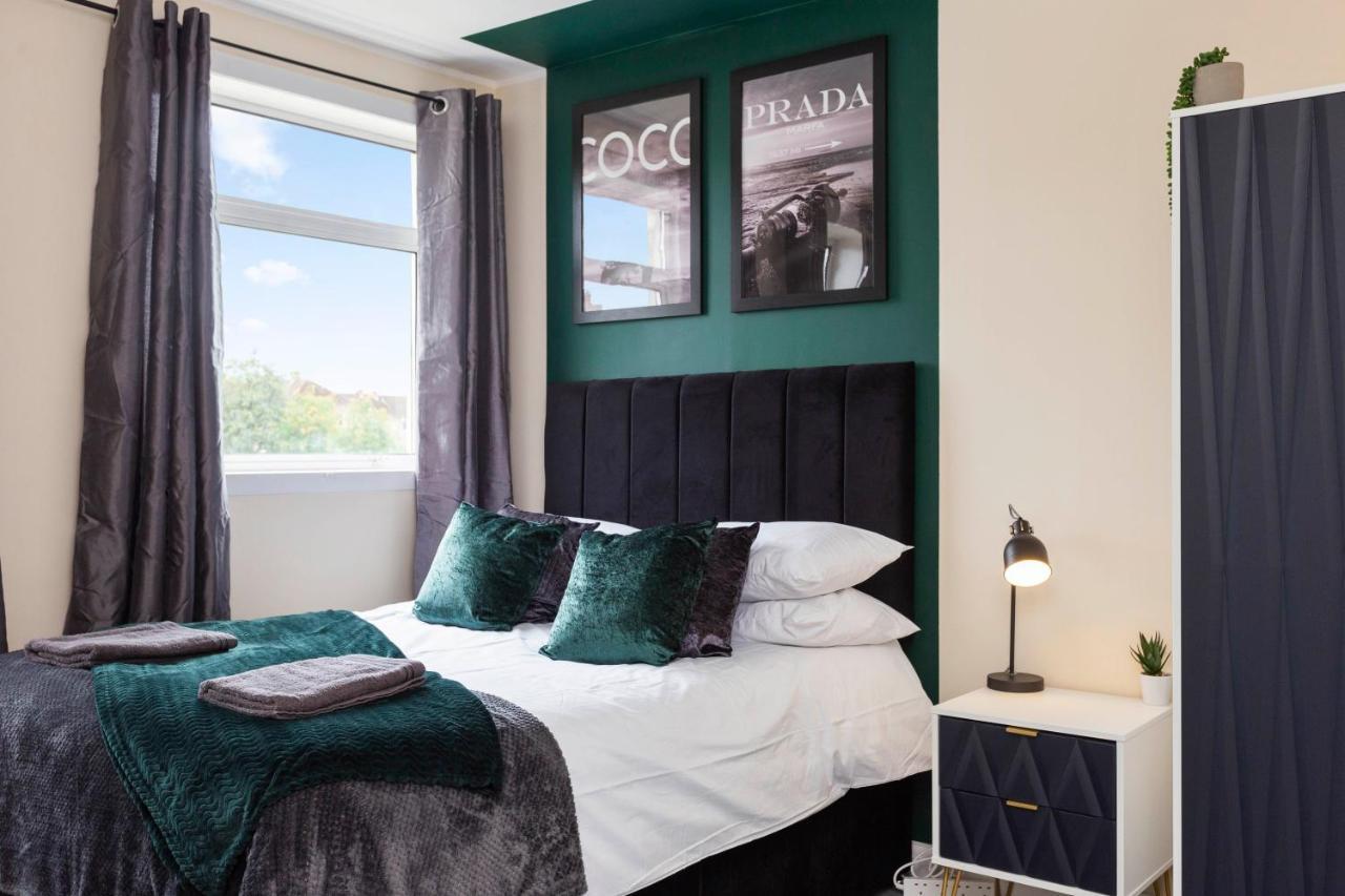 Stylish 3 Bed Abode-parking And Garden Edinburgh