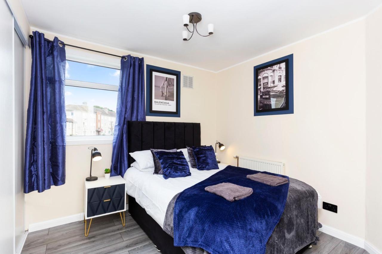Stylish 3 Bed Abode-parking And Garden Apartment *