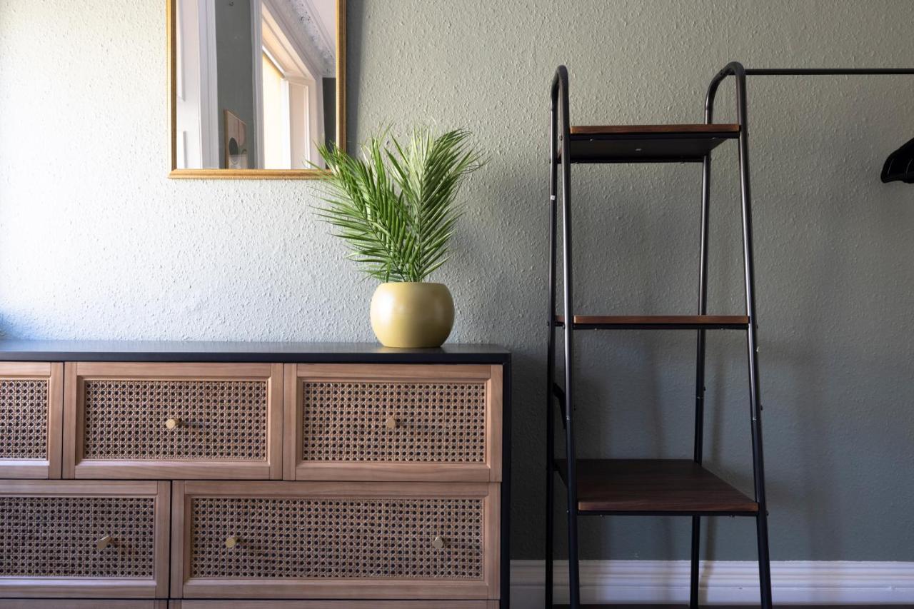 Joivy Homely By St Giles With Desk Appartement