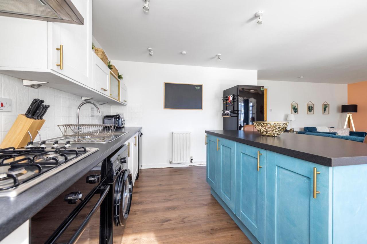 Joivy Modern 2 Bed Flat Near Murrayfield Stadium *