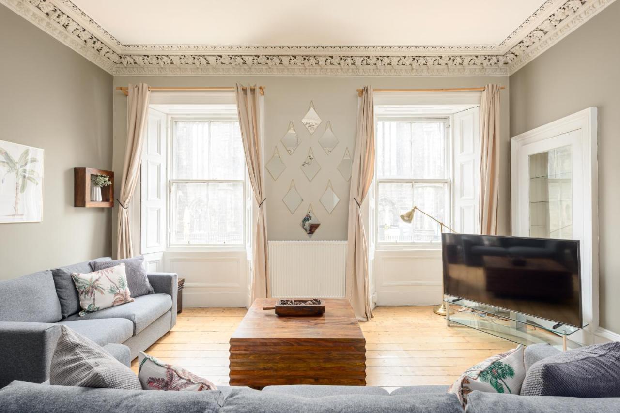 2 Bed Old Town - Next To Castle *