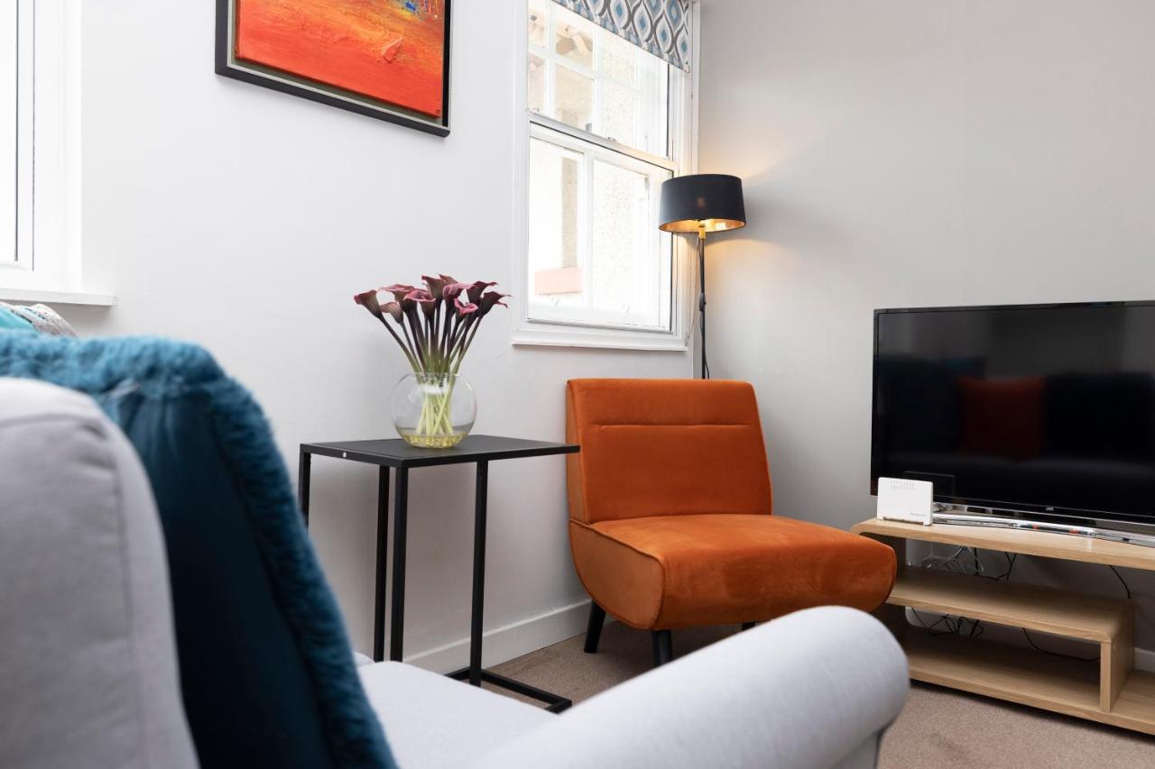 Altido Stylish 4-bed Flat In Old Town Edinburgh