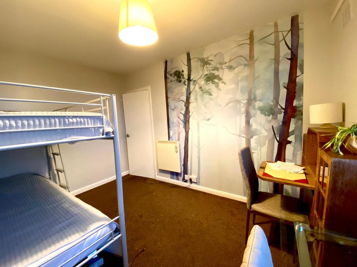 View In The Heart Of Edinburgh: Castle To Sea Apartment