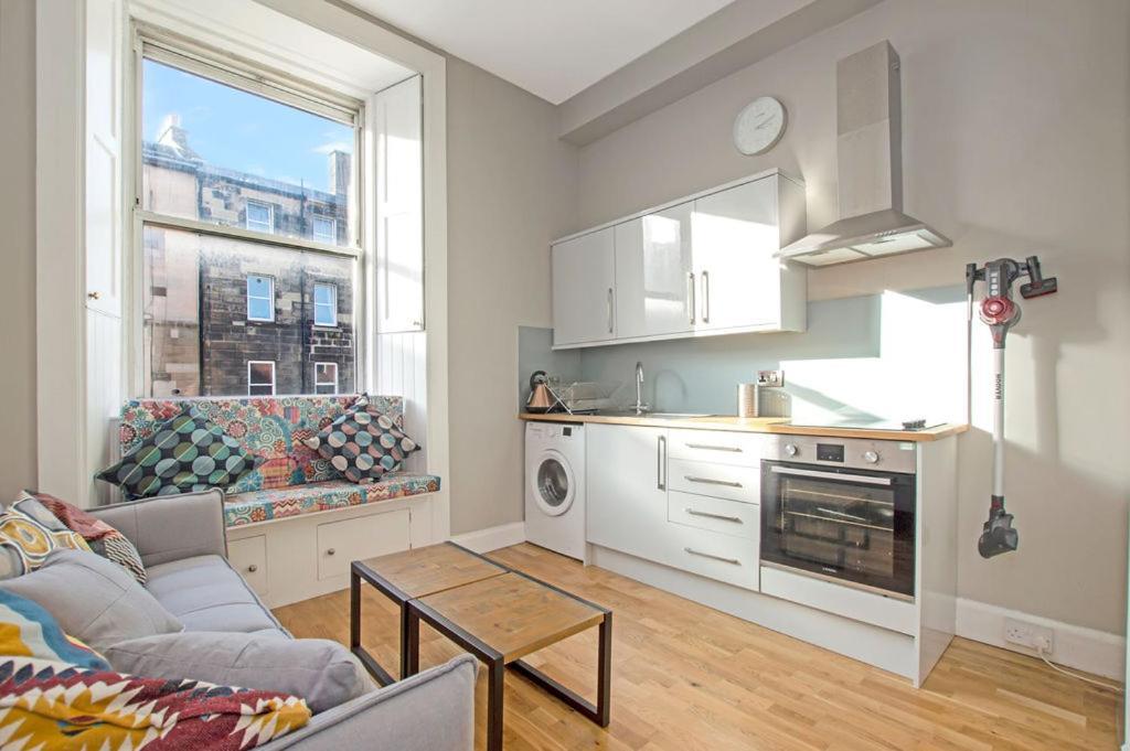 Centre 1-bed Flat, Sleeps 3 Appartement