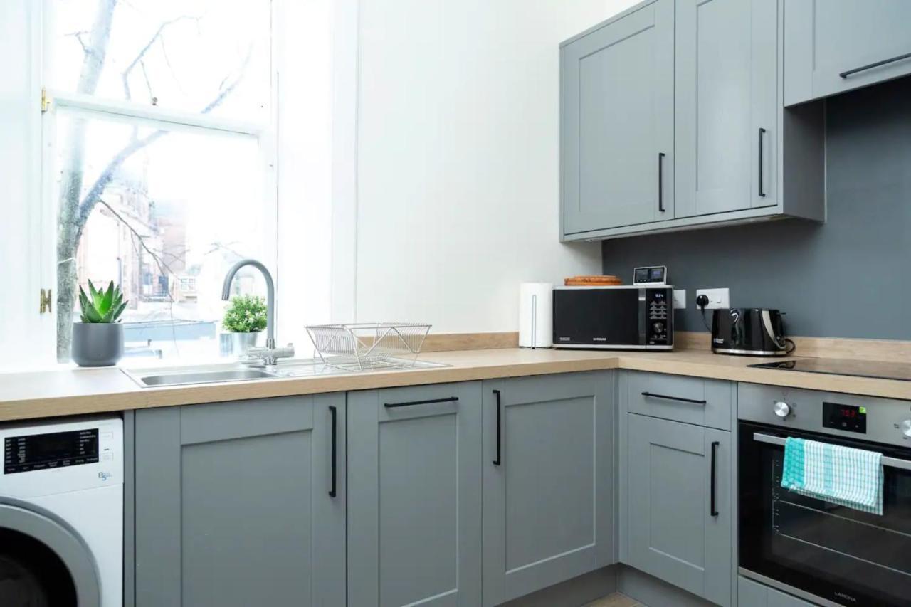 Bright 2 Bedroom Flat Next To Meadows Park Edinburgh
