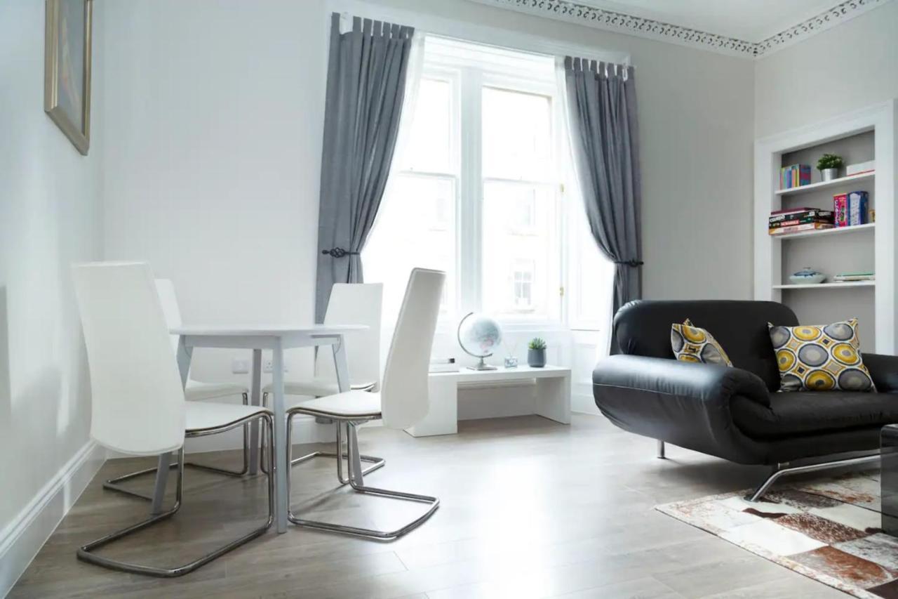Bright 2 Bedroom Flat Next To Meadows Park Apartment