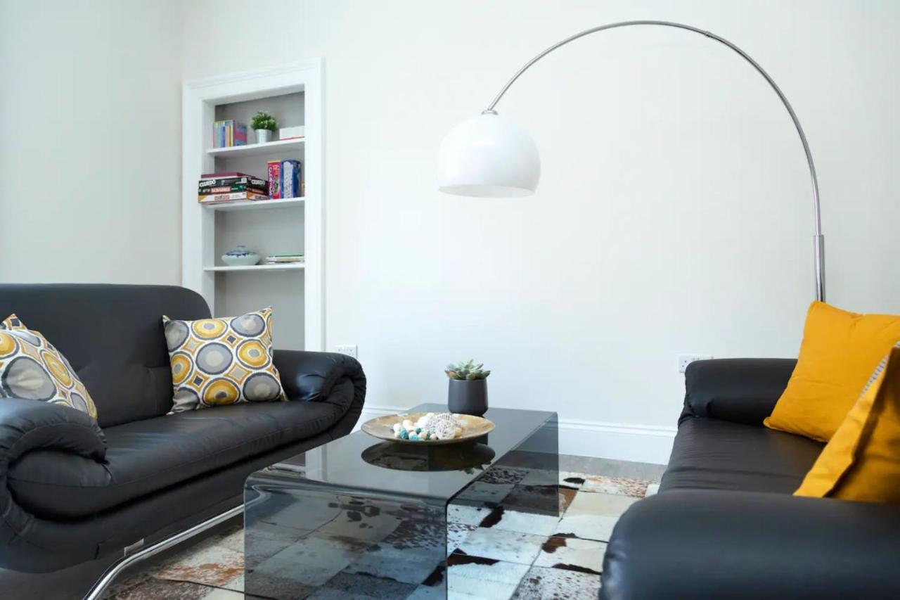 Apartment Bright 2 Bedroom Flat Next To Meadows Park *