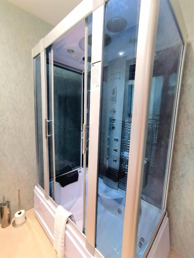 Luxury Five Bedroom Deluxe Duplex I Centre I Fully Equipped I Fountainpark