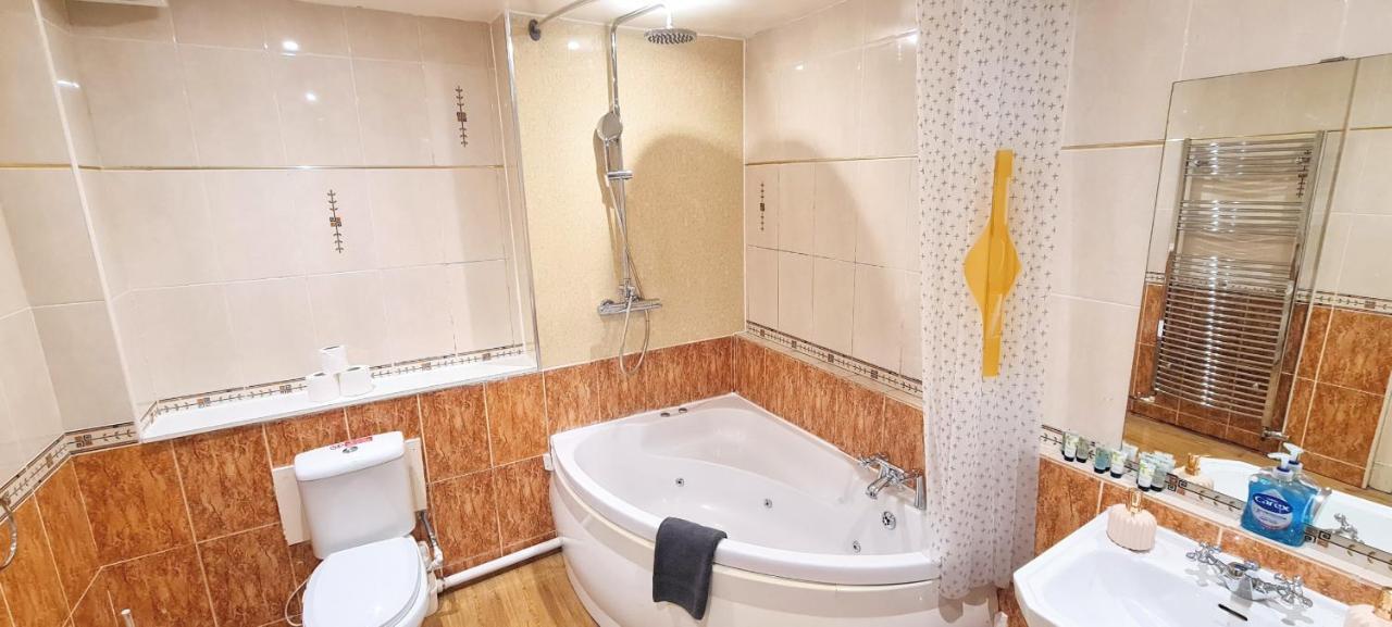 Luxury Five Bedroom Deluxe Duplex I Centre I Fully Equipped I Fountainpark Edinburgh