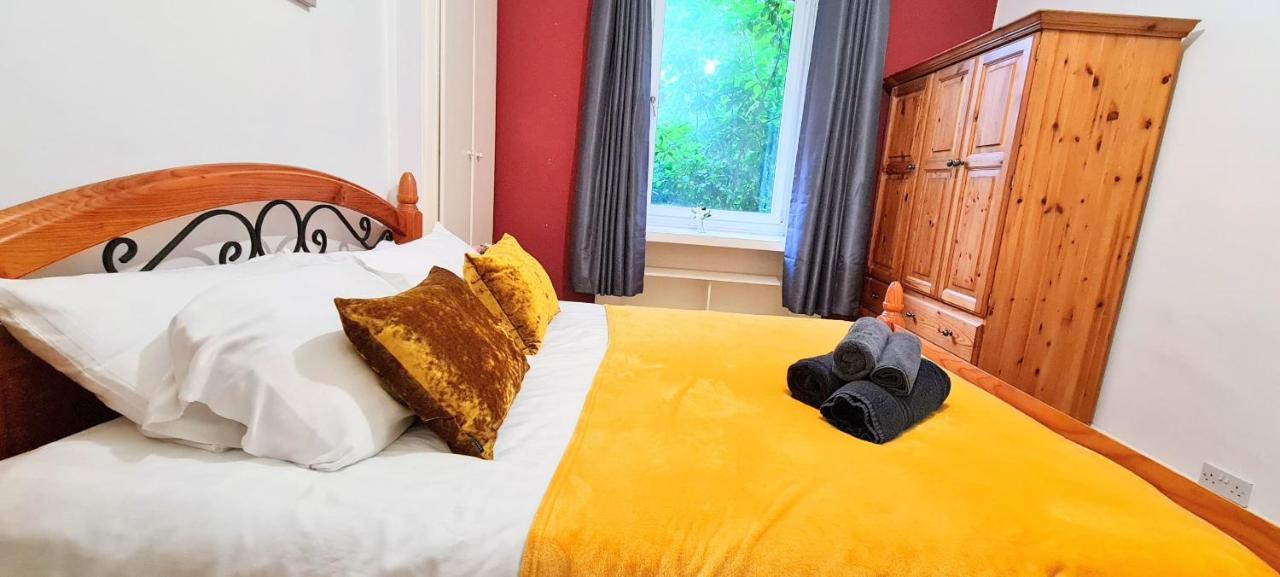 Luxury Five Bedroom Deluxe Duplex I Centre I Fully Equipped I Fountainpark