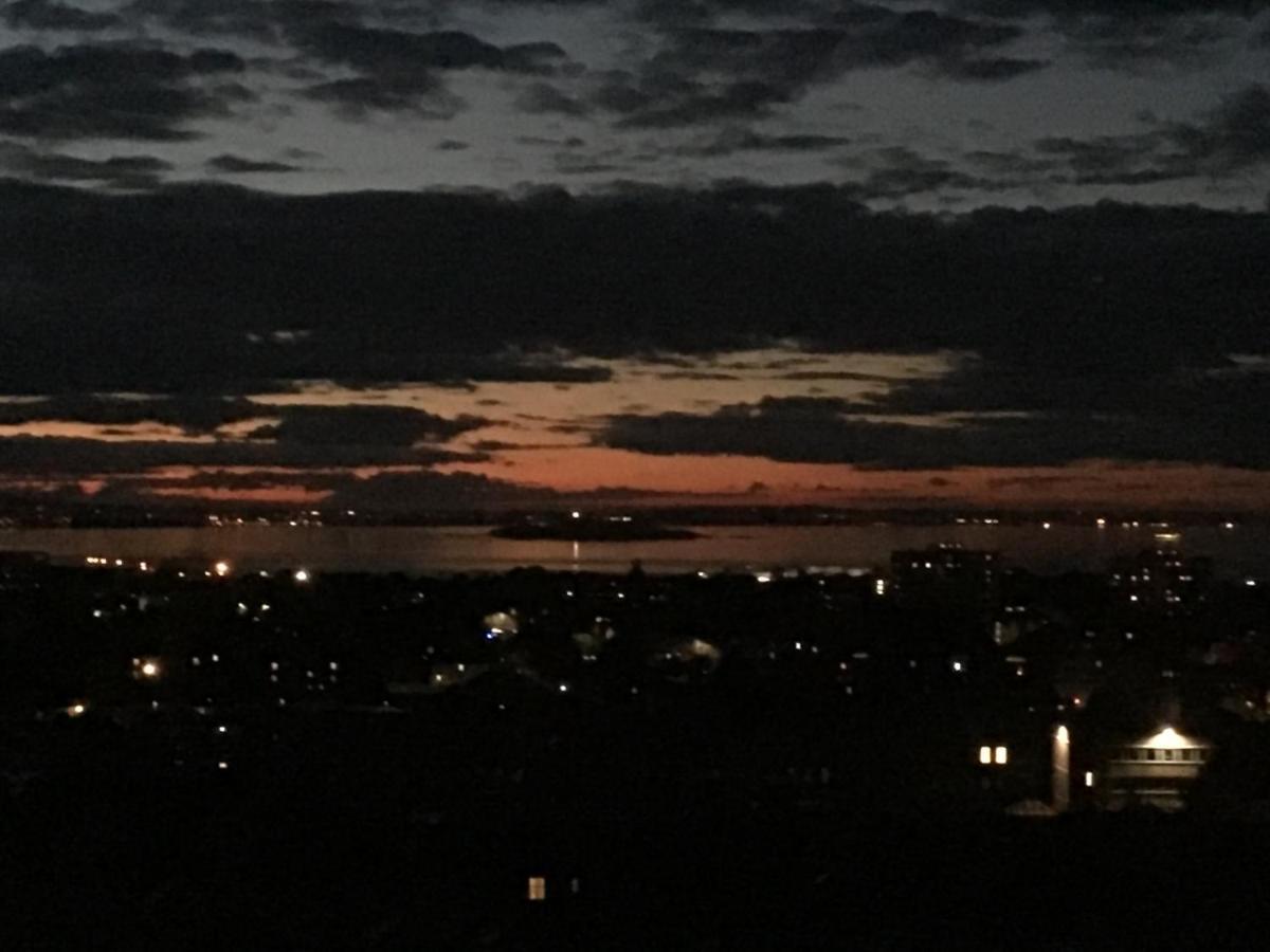 View In The Heart Of Edinburgh: Castle To Sea * Edinburgh