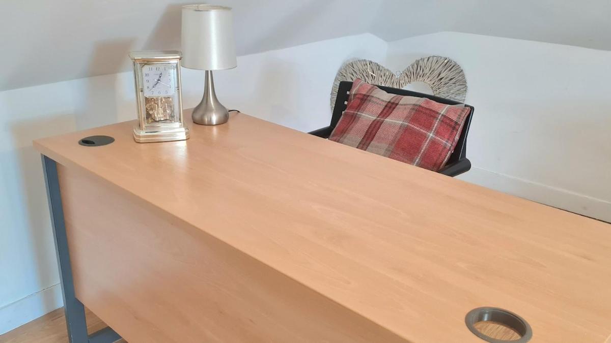 Luxurious Spacious 3 Bedroom - City Centre - Excellent Location - Five Star Amenities & Service Apartment Edinburgh