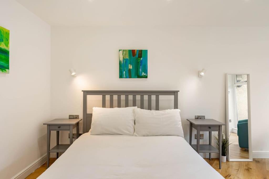 Apartment Central, Bright 2 Bed Flat - Pool & Sauna *