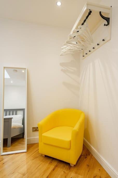 Central, Bright 2 Bed Flat - Pool & Sauna Edinburgh