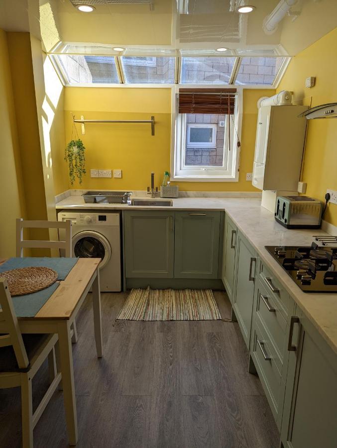 Family Friendly Garden Flat Apartment EDI