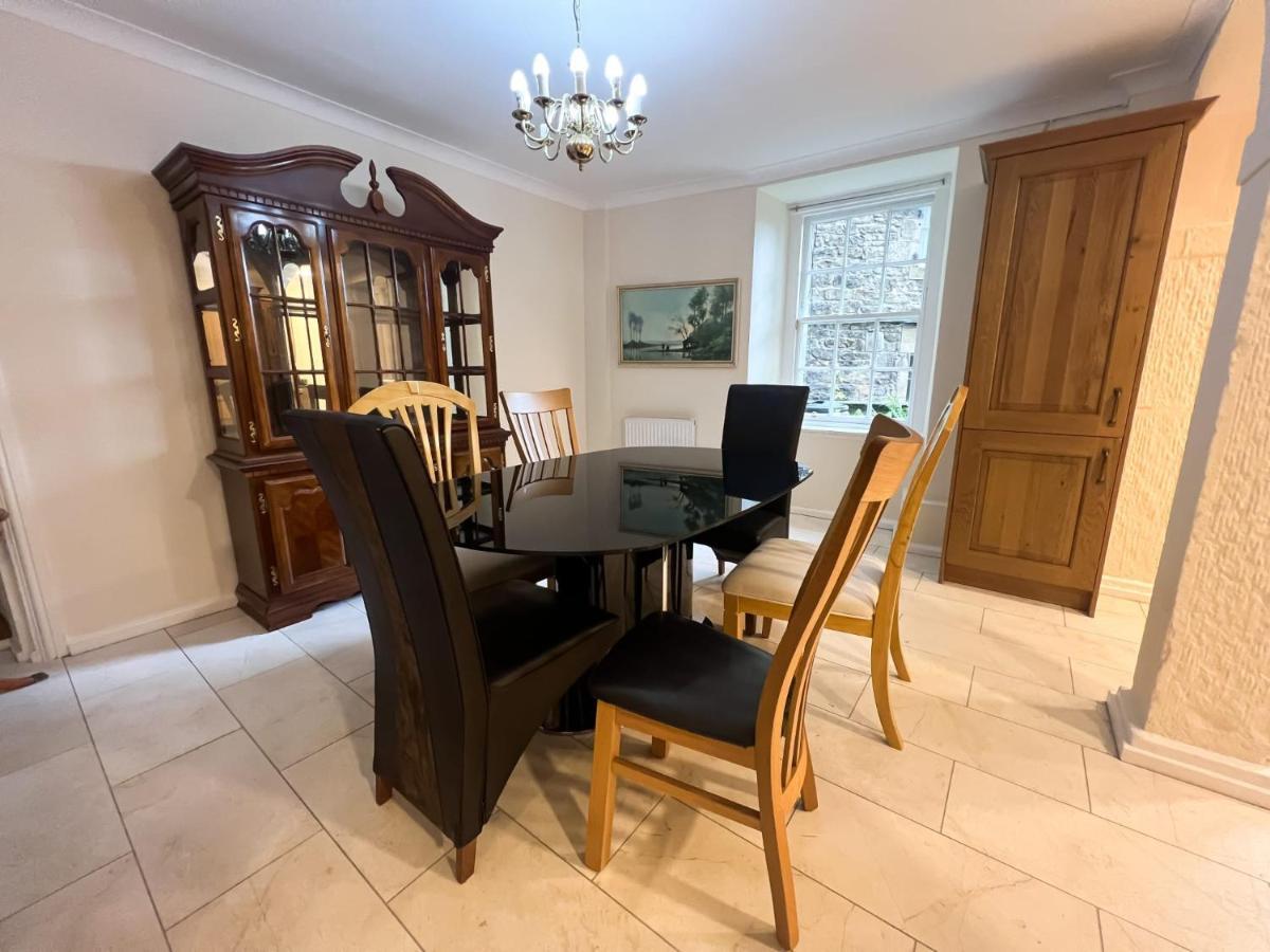Appartement Spacious Flat Sleeps 8 Near Princes Street Édimbourg