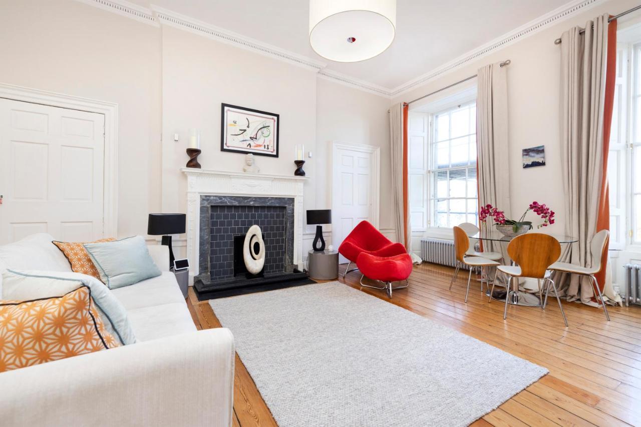 Joivy Contemporary Flat In The New Town Apartment