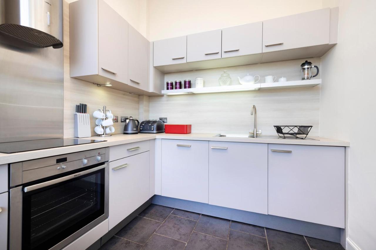 Joivy Contemporary Flat In The New Town Edinburgh