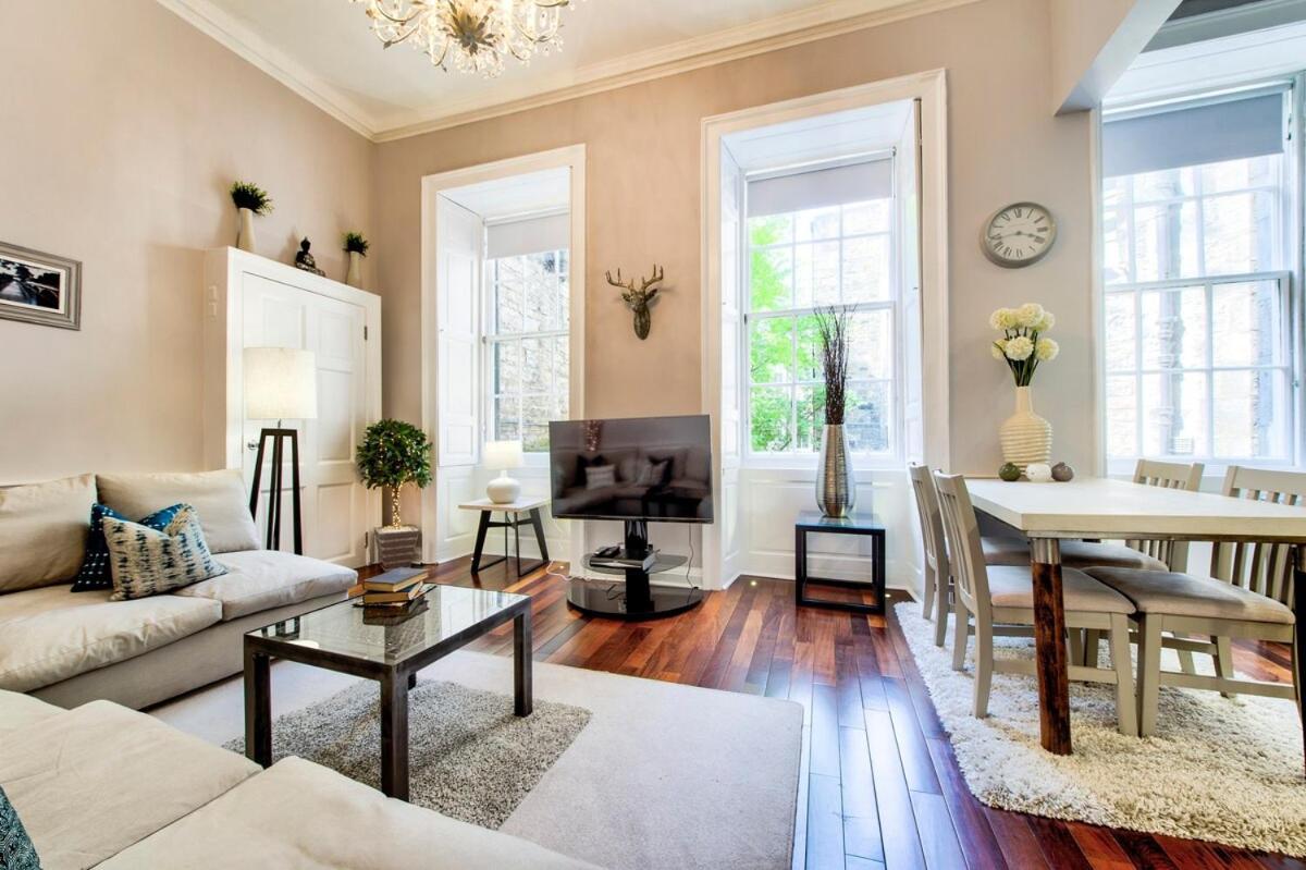 Gorgeous In The Heart Of New Town Apartment *