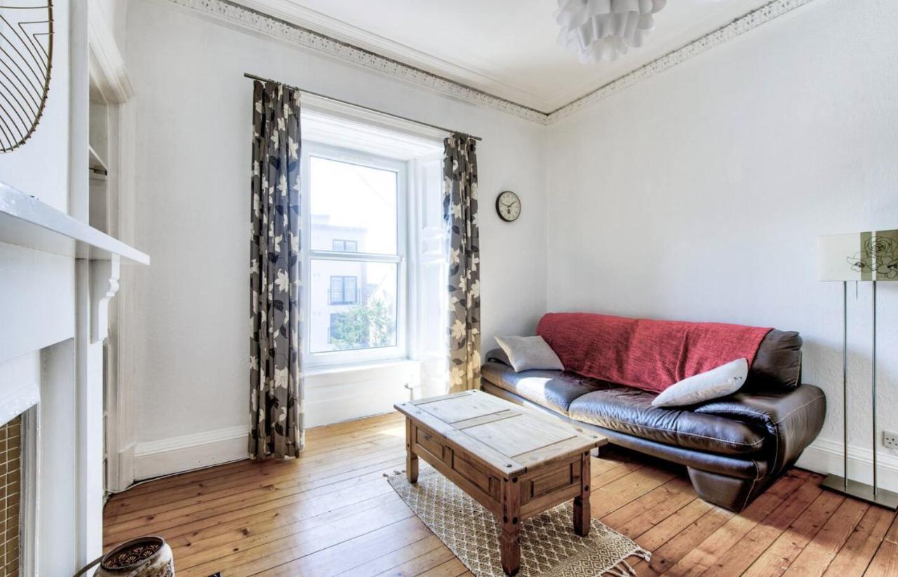 Entire Period Flat By Centre Apartment