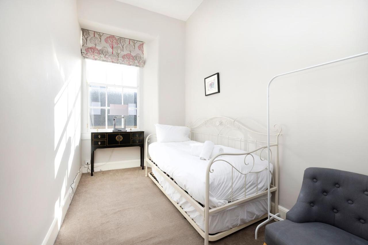 Joivy Contemporary Flat In The New Town Apartment *