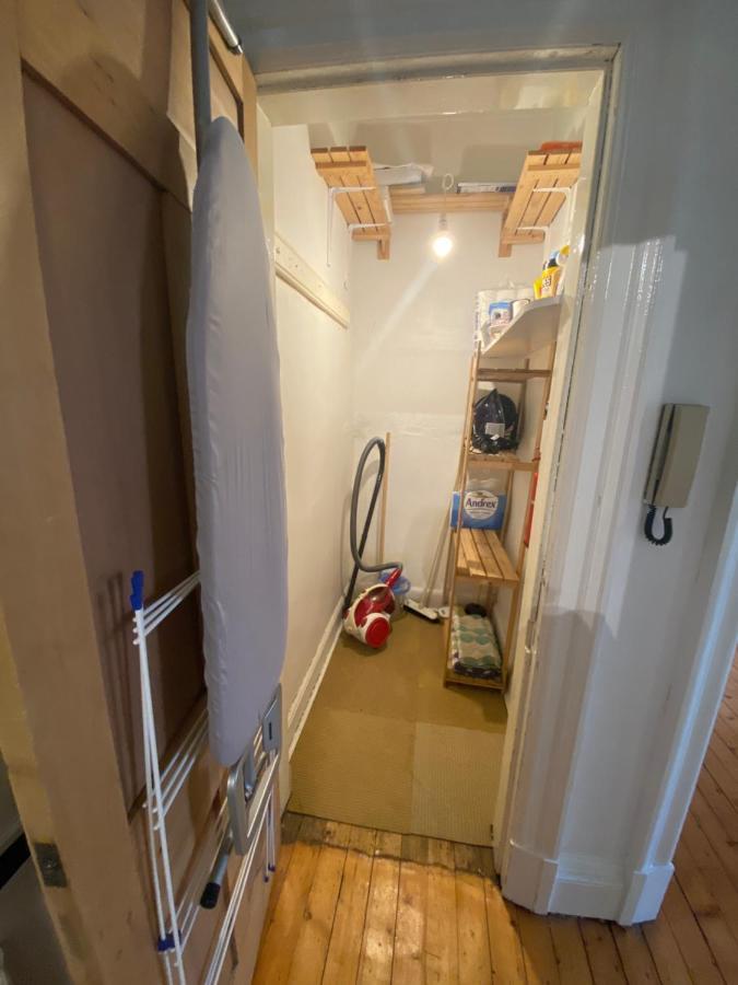 Entire Period Flat By Centre