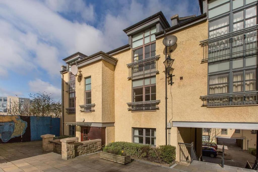 Next To The Palace And Royal Mile With Parking Apartment Edinburgh